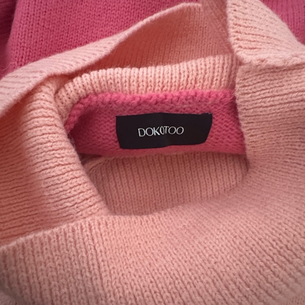 Dokotoo Chic Pink and Tan Women's Turtleneck Sweater - Picture 6 of 6